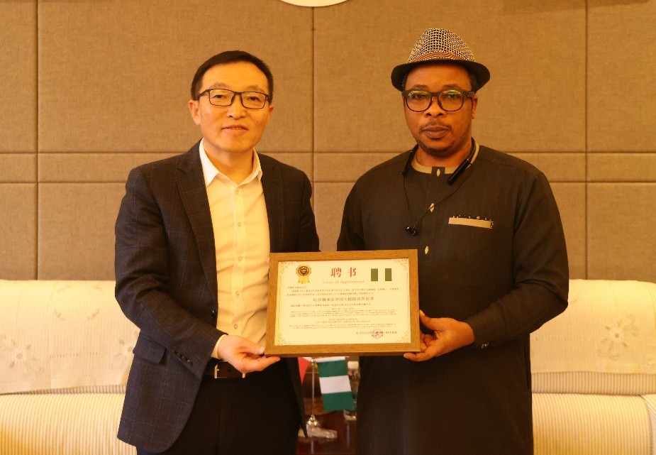 二手車出口體系獲認可 尼日利亞駐華大使館向神州租車授予雙項榮譽