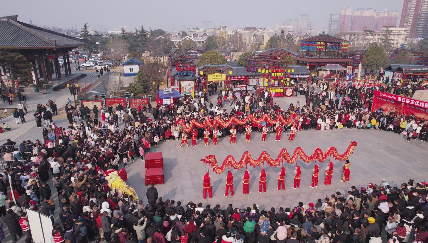 千架无人机震撼首秀！2026卧龙岗新春大庙会带你穿越三国过大年！