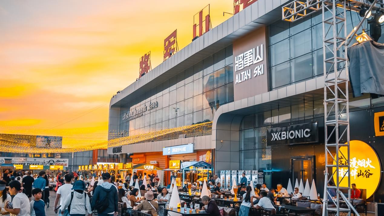 将军山夜游业态升级 点亮阿勒泰夏日经济