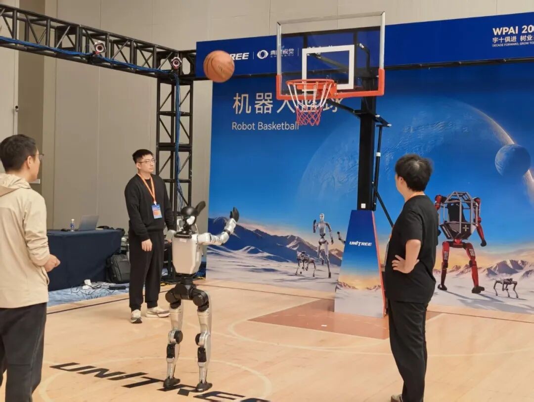宇树 10 周年,王兴兴:我劝你相信 AI-锋巢网